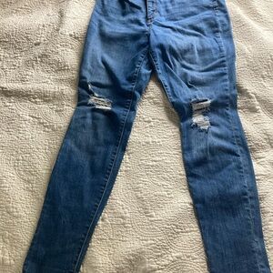 Universal Threads distressed Blue Jeans